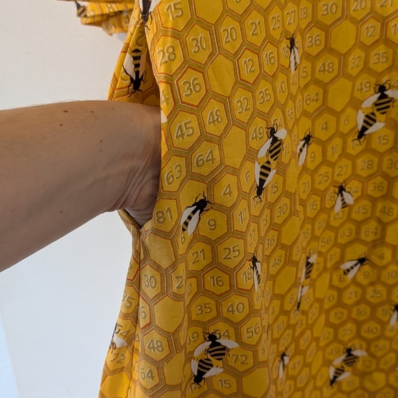 Yellow Bee Pattern Dress - Picture 4 of 4
